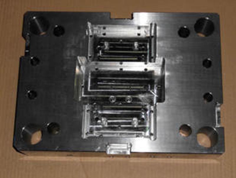 聊城精密塑料模-06